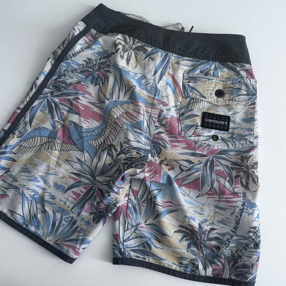 Quiksilver Hawaiian boardshorts - Picture 4 of 7